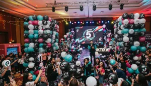 Balon Sablon Medan digunakan pada saat acara aniversarry perusahaan.