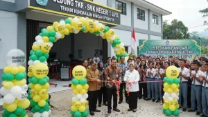 Balon Sablon Padang sebagai untuk acara peresmian gedung sekolahan.