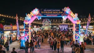 Balon Promosi Murah Bengkulu menjadi area masuk event pasar malam.