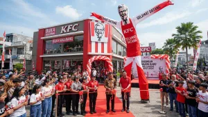 Balon Promosi Murah Padang digunakan pada acara grand opening.