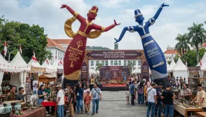 Balon Sky Dancer Murah Karawang digunakan pada pameran barang antik.