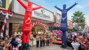 Balon Sky Dancer Murah Karawang untuk grand opening toko.