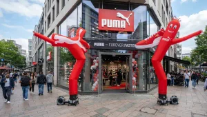 Balon Sky Dancer Murah Samarinda untuk branding produk sepatu.