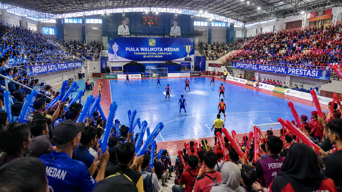 balon tepuk medan futsal