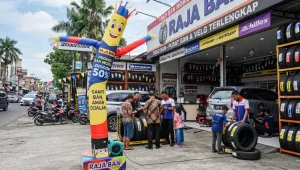 balon sky dancer pontianak digunakan di tempat bengkel ban mobil