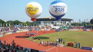 Balon udara di stadion Manado untuk mendukung perlombaan lari atletik
